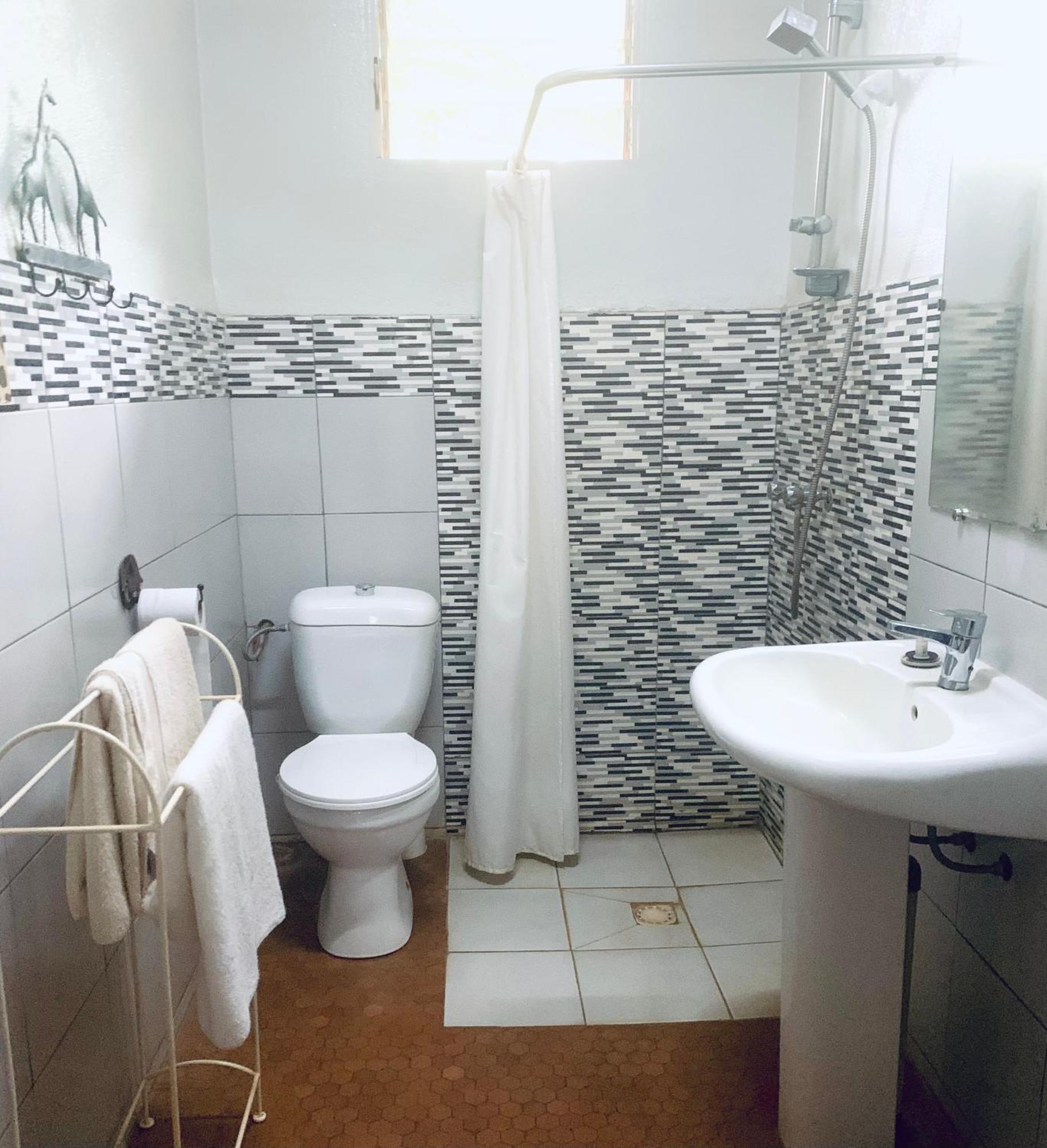 Hotel Ricardo 瓦加杜古 外观 照片